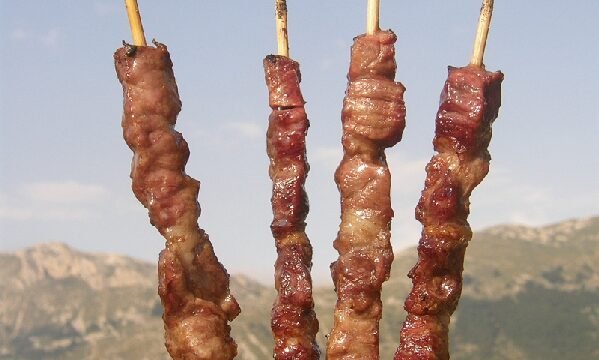 Campo_Imperatore_2009_-Ristoro_Mucciante_Arrosticini-_by_RaBoe_014